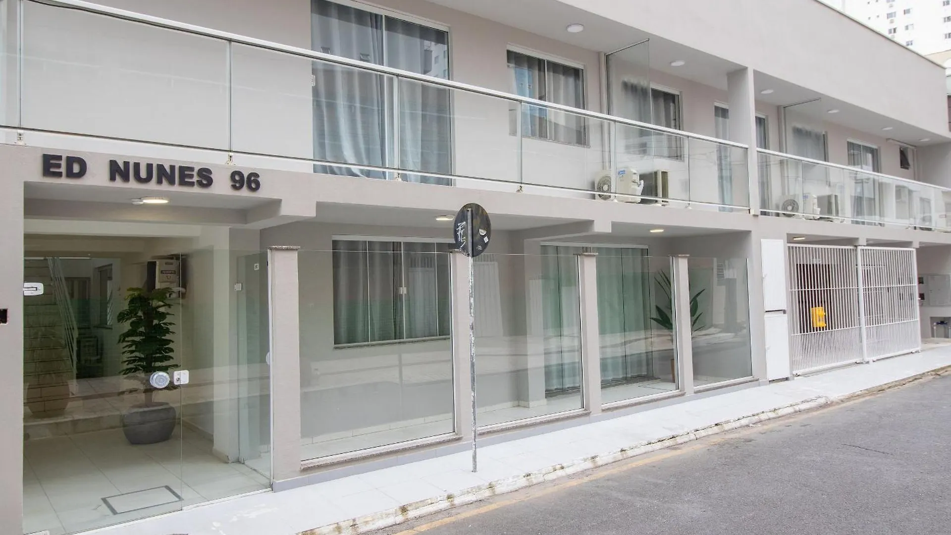 Nun23 - 2Dorm, Garagem, Sacada, Tv Smart Apartamento Balneário Camboriú